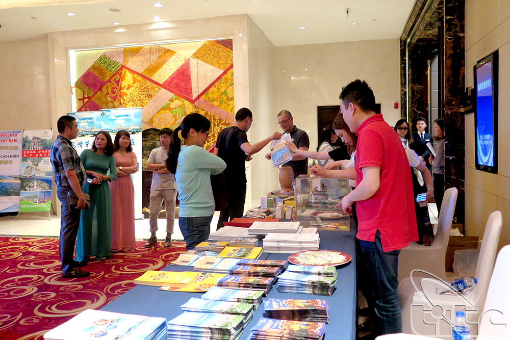 Các doanh nghiệp lữ hành và báo chí đăng ký tham dự  Roadshow Nam Kinh