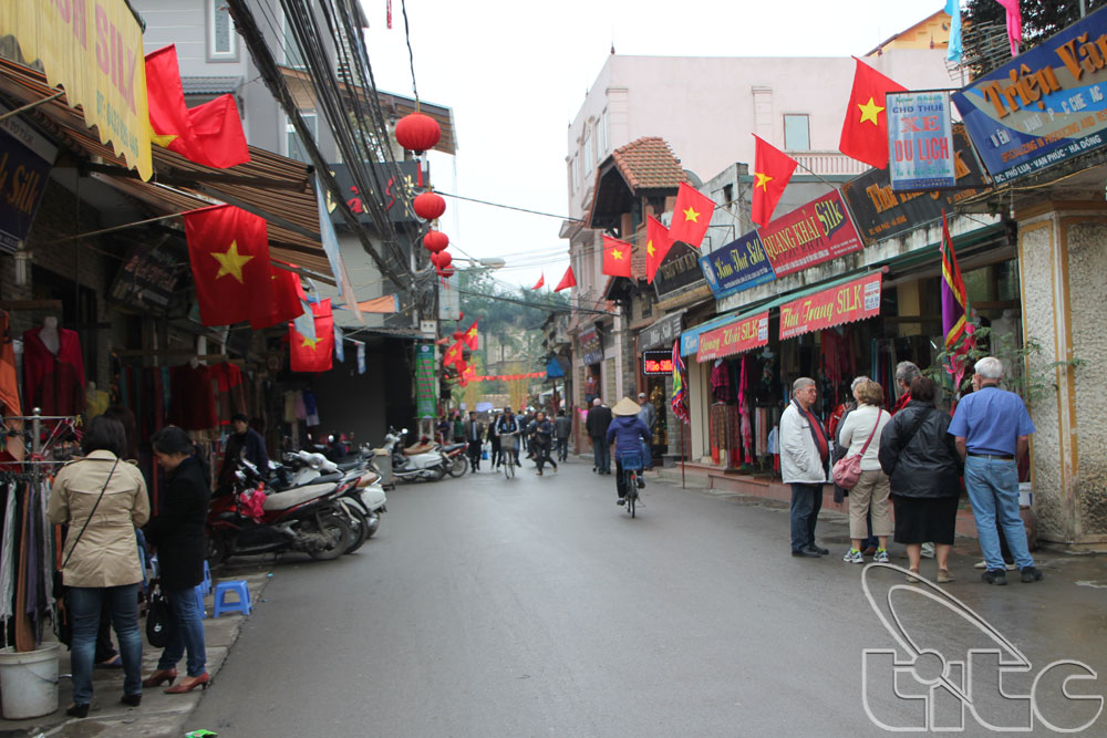 Van Phuc, le village qui vit de la soie 