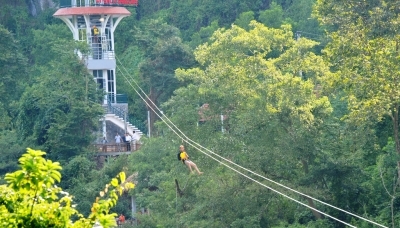 Phong Nha – Ke Bang offers zipline service