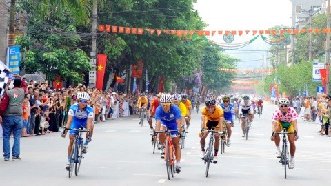 Clôture de la course cycliste "Retour à Dien Bien Phu 2014" 