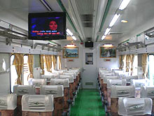 Tourist train linking Hanoi and Halong launched