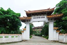 Serene Huyen Khong Son Thuong Pagoda