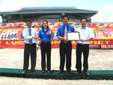 Bac Ninh sets Vietnamese Guinness record for collage 