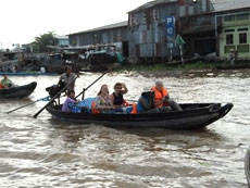 Exhibition tells of lives of Mekong residents 