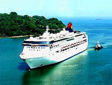 Five-star cruiser liner welcomed in HCMC  