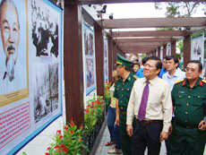 Exhibition on 1975 victory opens in HCMC