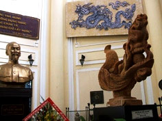 Thang Long dragons exhibited in HCMC 
