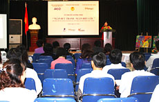 Childrenâ€™s paintings celebrate Hanoiâ€™s birthday