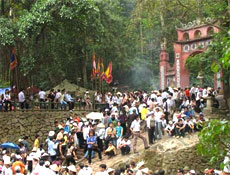 Visitors to Hung Temple Festival rise sharply 