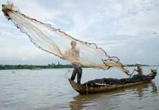 Exhibition on Mekong residents opens in Laos 