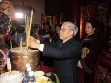 Party Chief pays tribute to Hung Kings 