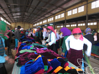 Ha Giang develops community-based tourism associated with restoration of traditional crafts