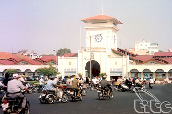 Ho Chi Minh City's tourism industry strives for its annual target