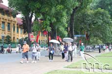 Vietnam welcomed 2.4 mln foreign visitors in four months 