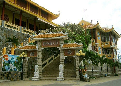 Long Hai Town - blessed with beaches and Dinh Co Temple