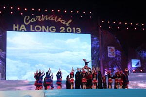 Diverse activities mark 50th anniversary of Quang Ninh province