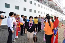 Chinese cruise ship to make frequent port calls in Halong
