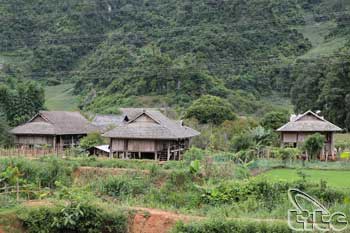 Eco-tour appreciates beauty of Son La's Ang hamlet 