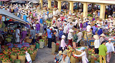 Long Bien Market receives Asian acclaim 