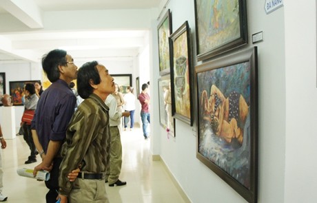 Central region fine arts exhibition opens in Da Nang
