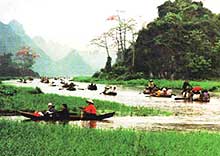 Pèlerinage : inauguration de la fête de la pagode Huong