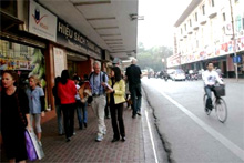 Trang Tien, la rue des libraires