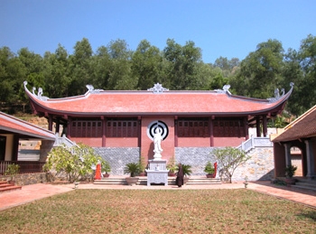 Pagode Phat Tich et la plus grande statue du Boudha Amitabha de l’Asie du Sud - Est