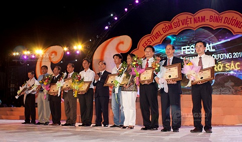 Clôture du Festival de la céramique Vietnam – Binh Duong 2010