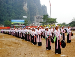 La culture traditionnelle de lâ€™ethnie Muong se dÃ©voile