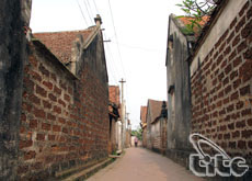L’État soutient la restauration du village de Duong Lâm