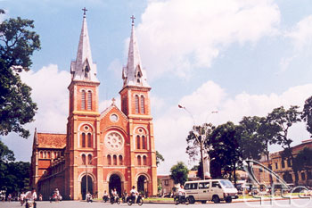 Hô Chi Minh-Ville attire 2,4 millions de touristes étrangers