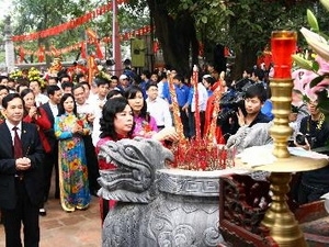 Le 1973e anniversaire de l'insurrection des deux Soeurs Trung à Hanoi