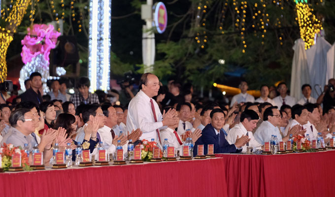 Thủ tướng Chính phủ Nguyễn Xuân Phúc dự khai mạc Lễ hội Hoa Phượng đỏ - Hải Phòng 2018