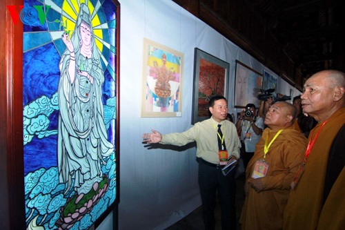 Ninh Binh : Exposition de beaux-arts bouddhiques 