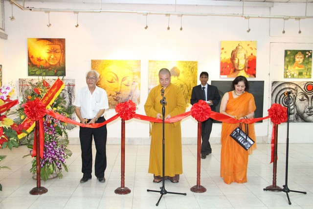 Exposition de peintures religieuses d'Inde à Hanoi 