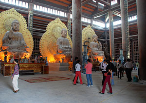 Bồi dưỡng kiến thức du lịch cộng đồng tại khu núi chùa Bái Đính (Ninh Bình)