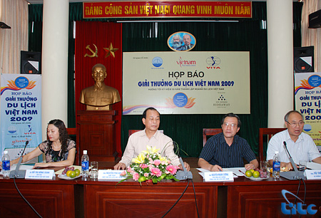 Họp báo về lễ trao tặng “Giải thưởng du lịch Việt Nam 2009” 