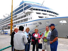 Hơn 2.000 khách nước ngoài cập cảng Chân Mây