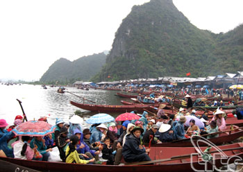 Khai hội chùa Hương 2011