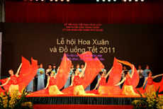 Khai mạc “Lễ hội Hoa Xuân – Đồ uống Tết 2011”