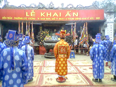 Lễ khai ấn đền Trần năm 2011