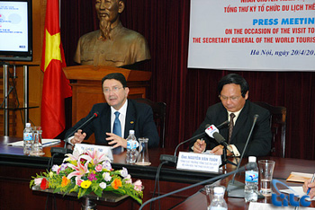 Tổng thư ký Tổ chức Du lịch Thế giới (UNWTO) gặp gỡ báo chí tại Việt Nam