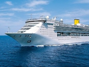 Tàu biển 5 sao Costa Victoria lần đầu đưa khách tới Hạ Long