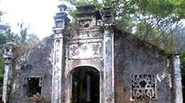 Phát hiện miếu cổ “Vọng tiên cung” trong rừng Phia Đén ở Cao Bằng