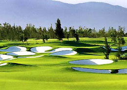 Sân golf Montgomerie Links (Đà Nẵng) là một trong 10 sân golf đẹp nhất châu Á 