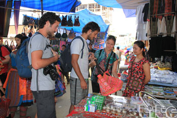 Lào Cai gắn phát triển thương mại với dịch vụ du lịch
