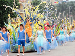 Nét mới Carnaval Hạ Long 2012