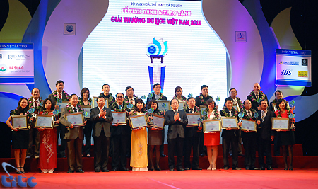 Lễ vinh danh và trao tặng Giải thưởng Du lịch Việt Nam 2011 