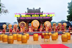 Âm vang hào khí Việt  