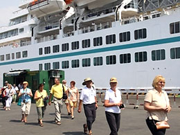1.400 du khách tàu biển đến Đà Nẵng